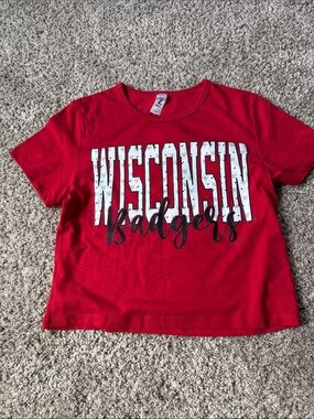 Wisconsin Badgers Red Women’s cropped tee